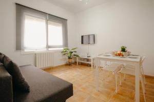 A television and/or entertainment centre at Apartamento Céntrico