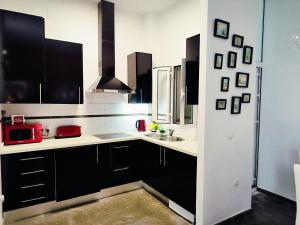 A kitchen or kitchenette at El rinconcito de Robles