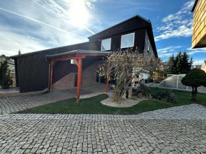 Budynek, w którym mieści się apartament