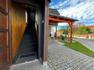 Budynek, w którym mieści się apartament