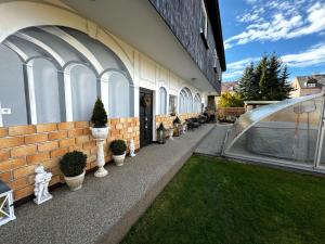 Ogród w obiekcie Apartmány Karlovy Vary