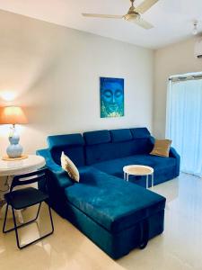 Uma área de estar em Luxury apartment Blue lagoon