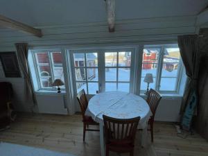 A balcony or terrace at Järvsöstugan