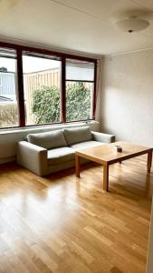 A seating area at Familjevänligt Stort Hus (Gratis Parkering)