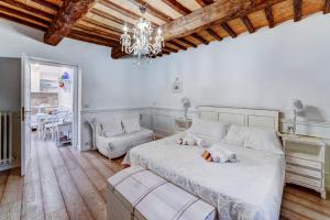 Gallery image of La Casa Bianca with parking and view in Orvieto