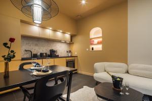 A kitchen or kitchenette at Mountain Love