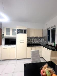 Dapur atau dapur kecil di Cozy Central Apartment - Swieqi