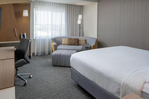 Postel nebo postele na pokoji v ubytování Courtyard by Marriott Houston Northwest/Cypress