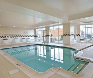 Bazén v ubytování Hilton Garden Inn Seattle/Bothell nebo v jeho okolí