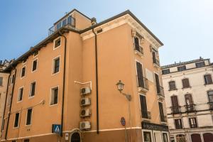 Foto de la galería de BSuite@OlympicRiverside en Vicenza