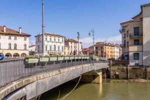 Foto de la galería de BSuite@OlympicRiverside en Vicenza