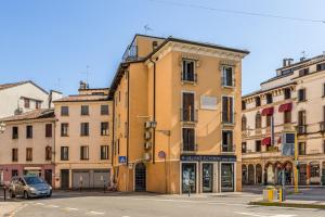 Foto de la galería de BSuite@OlympicRiverside en Vicenza