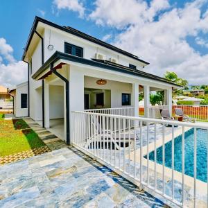 Bazén v ubytování Villa T4 La Sagesse WS - Piscine Privée nebo v jeho okolí
