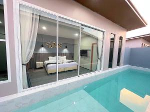 Gallery image of Andaman Best Time Grand Pool Villa in Phuket Town