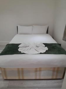 Gallery image of The w3 flat in London