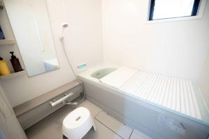 Ένα μπάνιο στο Guest House UMEDA +66 φωτογραφίες