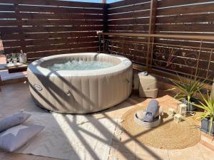 埃帕诺米DoorMat# Wait 'N Sea, Jacuzzi, Luxury Stone House的相册照片
