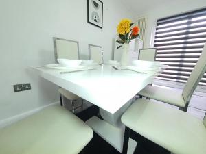 Gallery image of 1. Single Room (Professional, Trades) Welcome in Luton