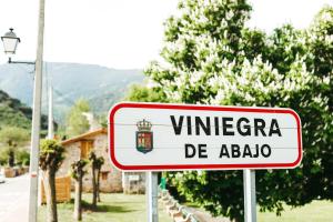a sign that reads viventera de abula at Casa Montero in Viniegra de Abajo