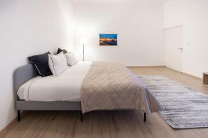 Posteľ alebo postele v izbe v ubytovaní Second District Charming Flat