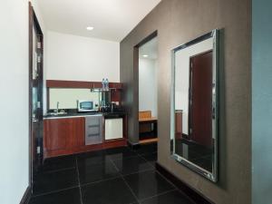 Kuchyňa alebo kuchynka v ubytovaní Manhattan Hotel Jakarta