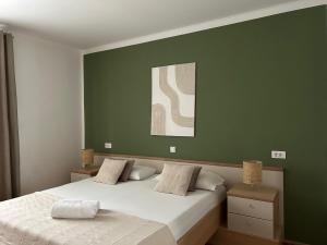 Postel nebo postele na pokoji v ubytování Perina Apartment - free parking