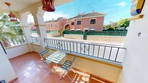 Balkon lub taras w obiekcie Holidoo Travel "Roda 8"