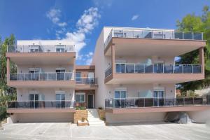 Gallery image of AR APARTMENTS in Nikiti