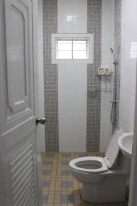 Gallery image of The hand flower home in Chum Phae +39 photos