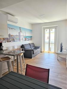 Posedenie v ubytovaní Planeta Cádiz Apartaments