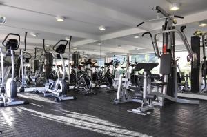 Fitness center at/o fitness facilities sa Estelar Recinto Del Pensamiento Hotel Y Centro De Convenciones