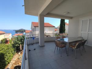 Balkón alebo terasa v ubytovaní Apartments Paska Preko