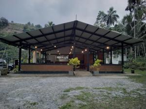 Vrt ispred objekta Miridiya Resort