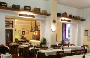A restaurant or other place to eat at Albergo Santo Spirito
