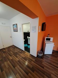 Kuchyň nebo kuchyňský kout v ubytování Rooms Modrušan