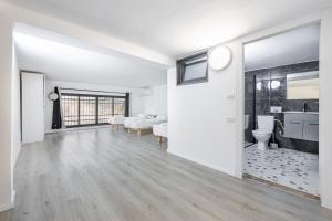 Gallery image of OurPlace Abulafya LIving in Tel Aviv