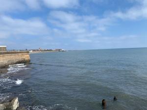 Billede fra billedgalleriet på Stunning Ground Floor Hartlepool Marina Apartment i Hartlepool