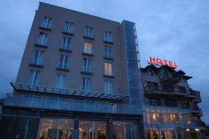 El edificio en el que está el hotel