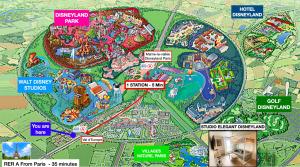 een kaart van het pretpark in een park bij Appartement élégant Disneyland in Montévrain