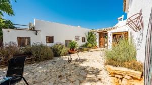 The building in which the holiday home is located