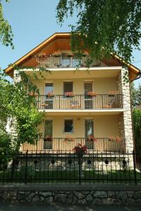Budova, v ktorej sa apartmán nachádza