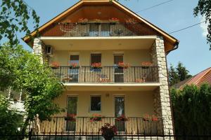 Budova, v ktorej sa apartmán nachádza