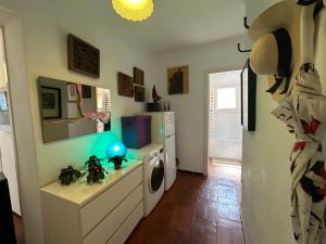 Kuchyňa alebo kuchynka v ubytovaní Apartamento con jardín a 11 metros de la playa. B1.