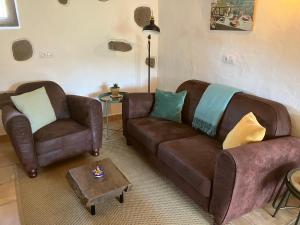 La Casa de Arriba, private rooms in Teror, Gran Canaria的休息区