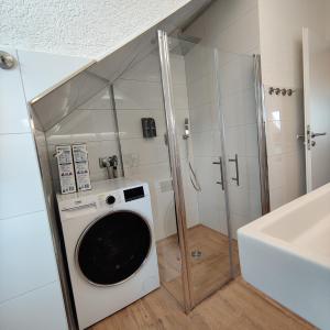 A bathroom at City Apartments Offenbach