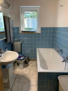 Koupelna v ubytování Monteur- und Ferienhaus Weitblick Schonungen