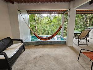 Bazen v nastanitvi oz. blizu nastanitve OLP Treehouse Cerro Azul