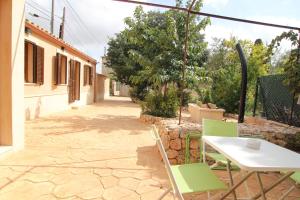 Patio alebo iná vonkajšia časť ubytovania Casa en Establiments