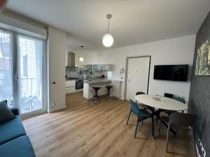 A kitchen or kitchenette at Vista Mare Apartment