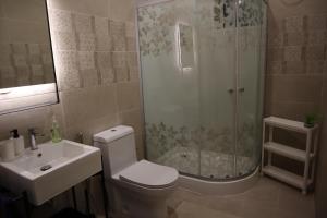 Ванна кімната в بالبيت B-LBAIT Al-Madina